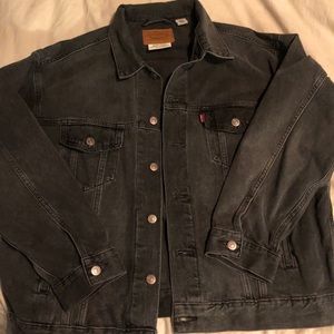 Levi’s boyfriend trucker Jacket NWOT